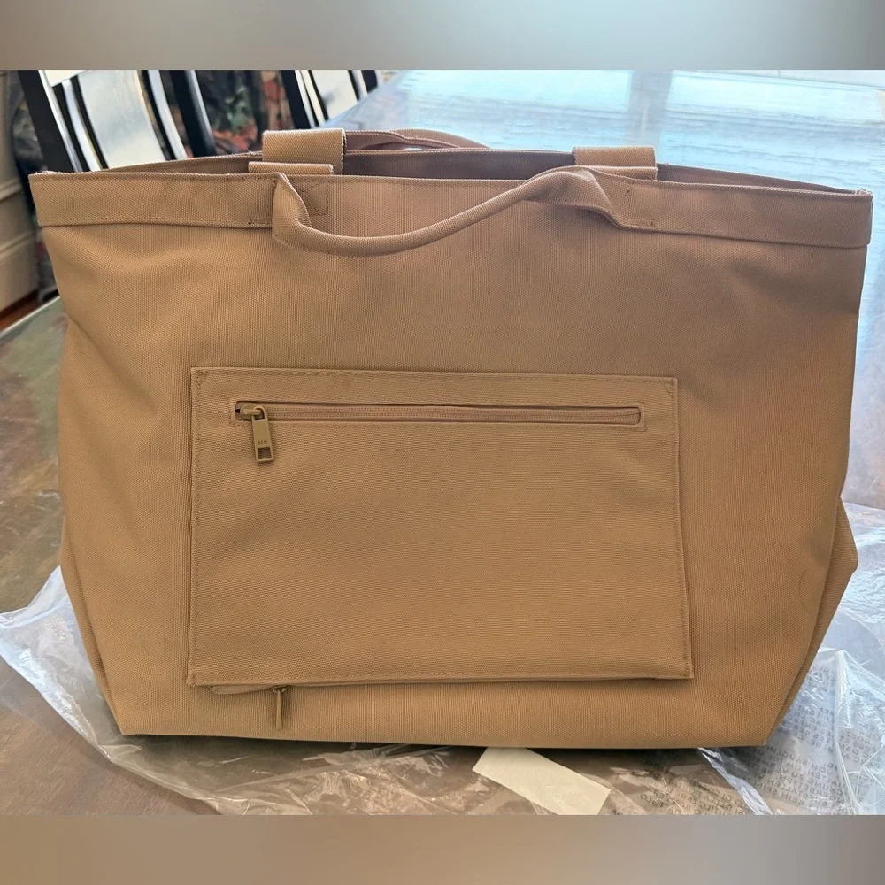 BNWT Beis Travel Tote in Camel - Picture 2 of 5